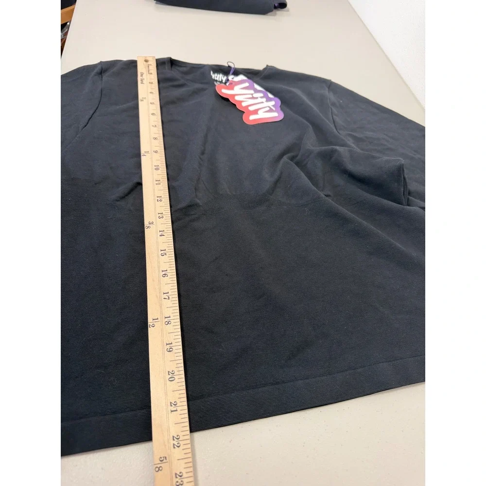 LOT OF 2 Yitty Smooth as Hell Lounge Tee‎ Womens 5X Black Seamless Cropped